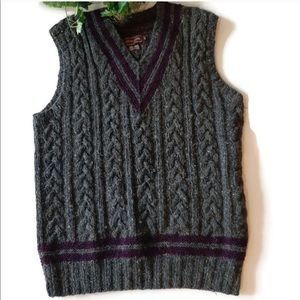 Jeffrey Banks 100%wool chunky warm gray vest